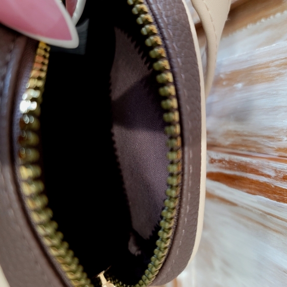 NWT Disney Minnie Mouse Crossbody - Picture 10 of 11